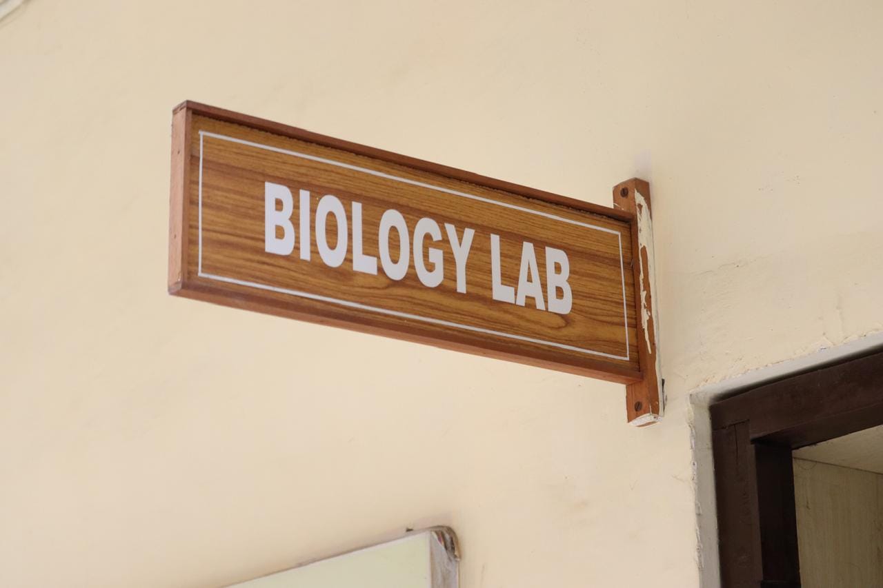 Biology laboratory at Chimalgi PU College